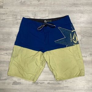 Volcom Board Shorts - Waist 34